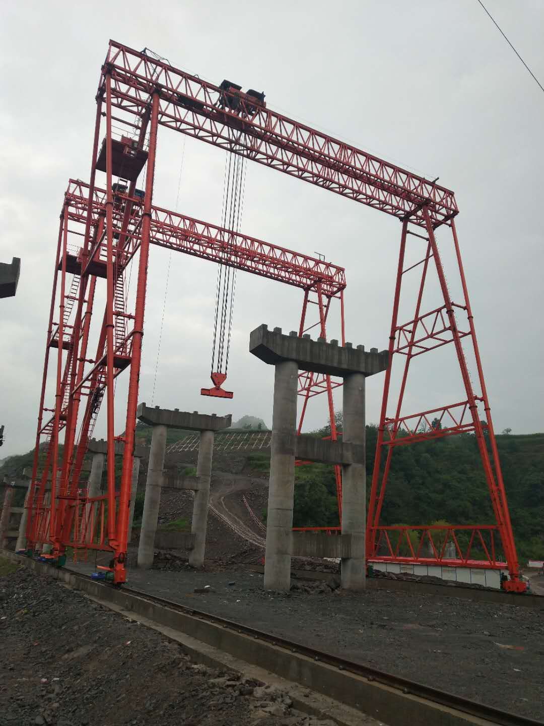中鐵四局貴陽項目，MG100噸-32米跨38米高龍門吊
