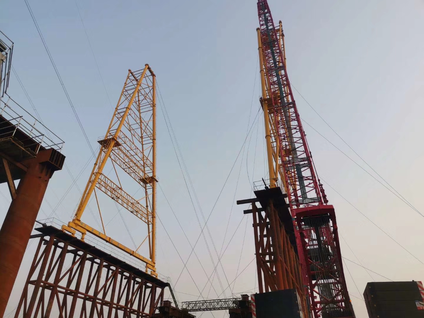 中交二公局濟南跨黃河橋項目，MG120噸-36米跨-54米高龍門吊，