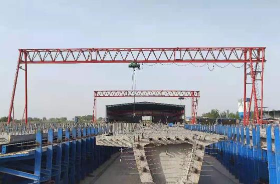 如何防止雨天MHGY10噸上包下花葫蘆龍門(mén)打滑。