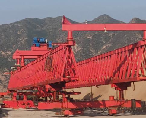 GYLQ200T-40M自平衡過跨架橋機在使用時有哪些優(yōu)點呢？