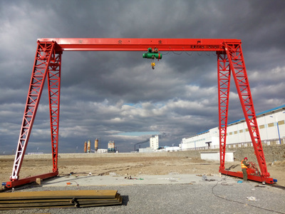 一臺小型的龍門吊設(shè)備多少錢？10萬夠嗎？