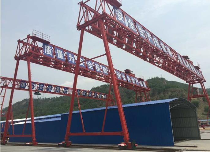 ME100t+100噸門式起重機(jī)行走機(jī)構(gòu)的慣性更大，行走機(jī)構(gòu)我們?cè)撛趺凑{(diào)速